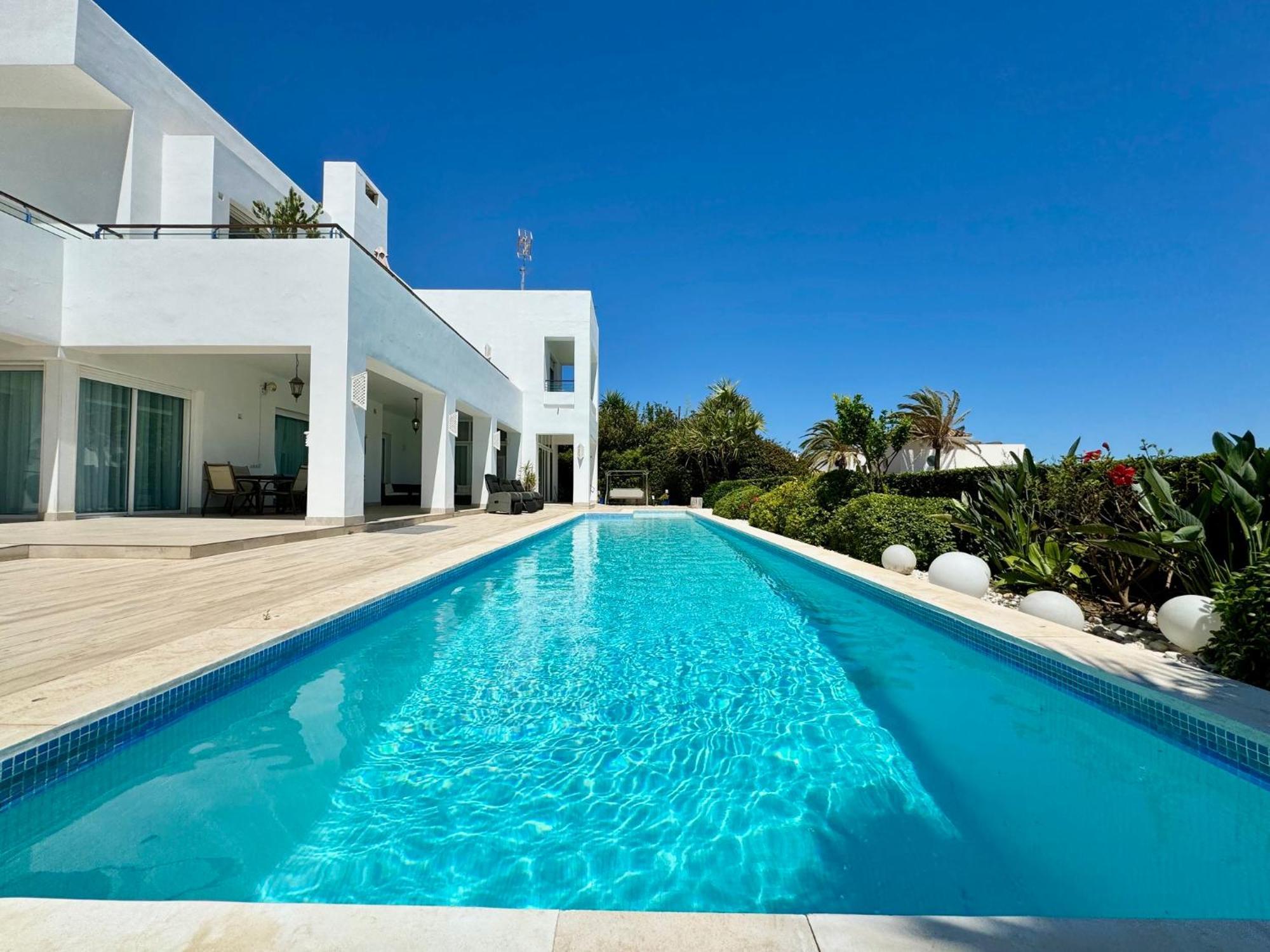 Hermosa En Marbella,100 M Playa, Vistas Al Mar, Piscina Privada * Марбелья